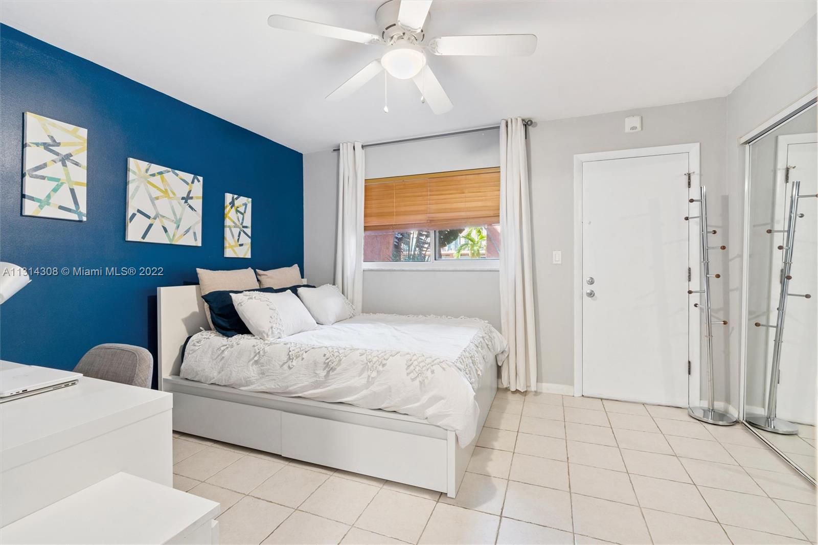 TENNIS CLUB MC LOUGHLIN C - Residential