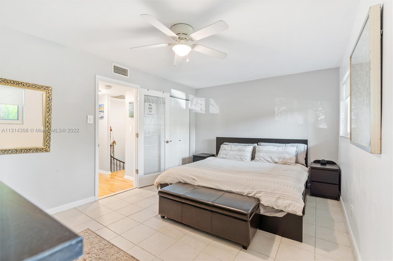 TENNIS CLUB MC LOUGHLIN C - Residential