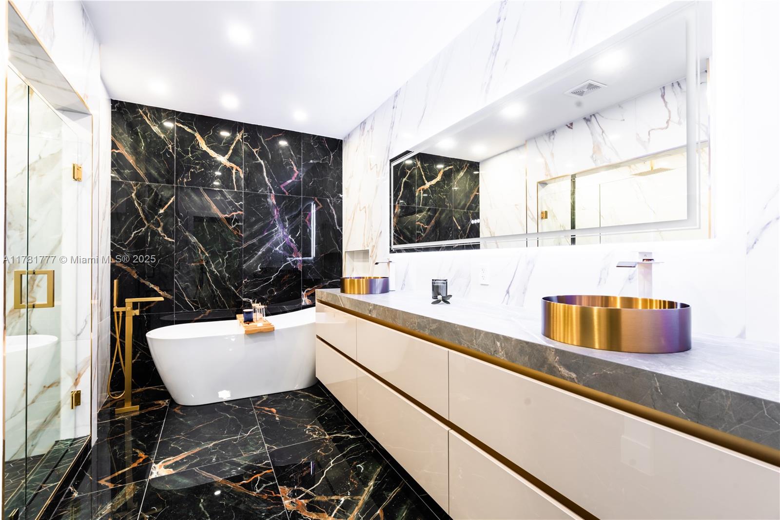 ENCANTADA - Residential