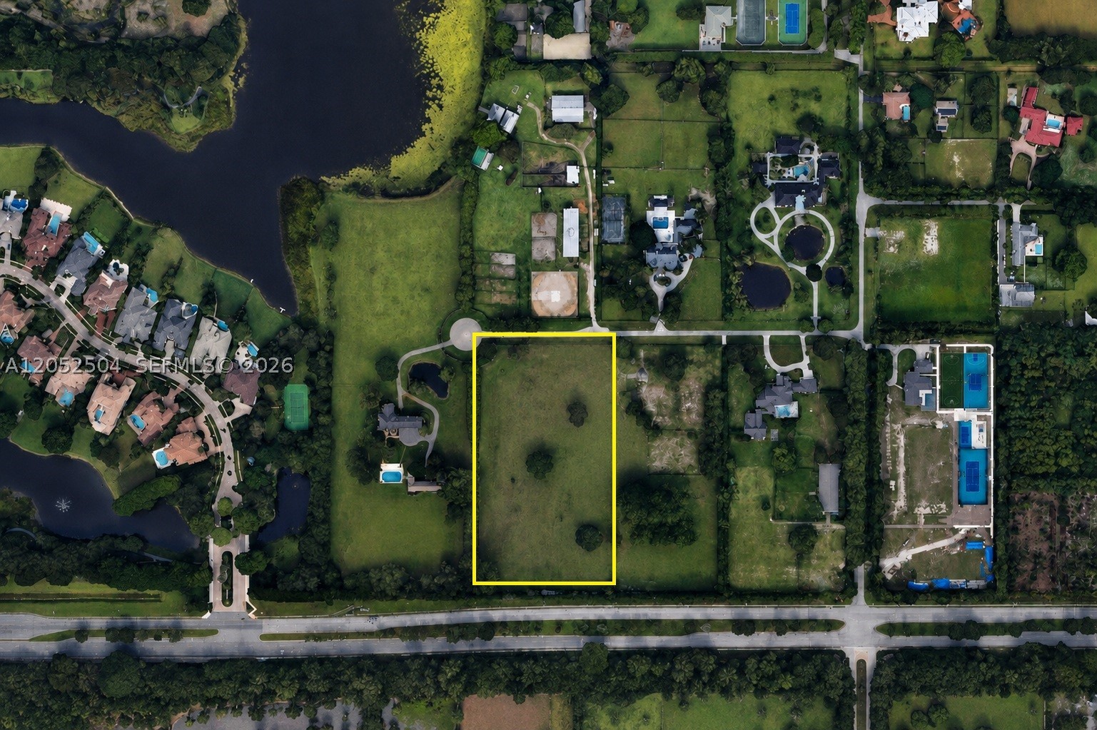 8650 Surrey Ln - Image 1