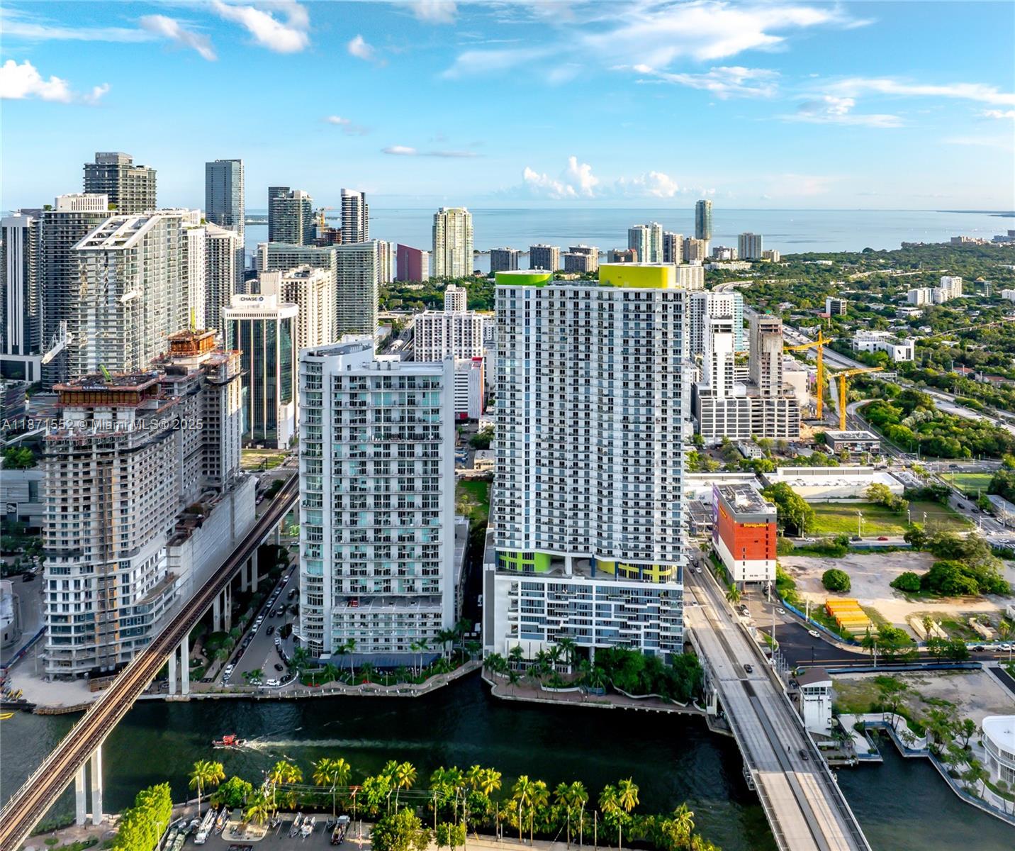 LATITUDE ON THE RIVER CON - Residential