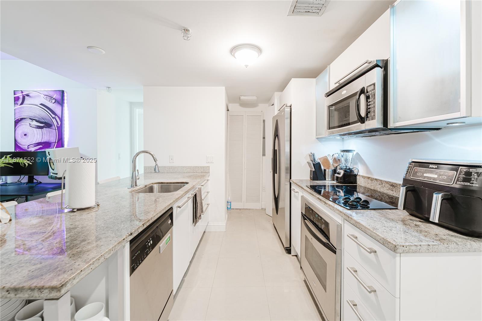 185 SW 7th St 3609