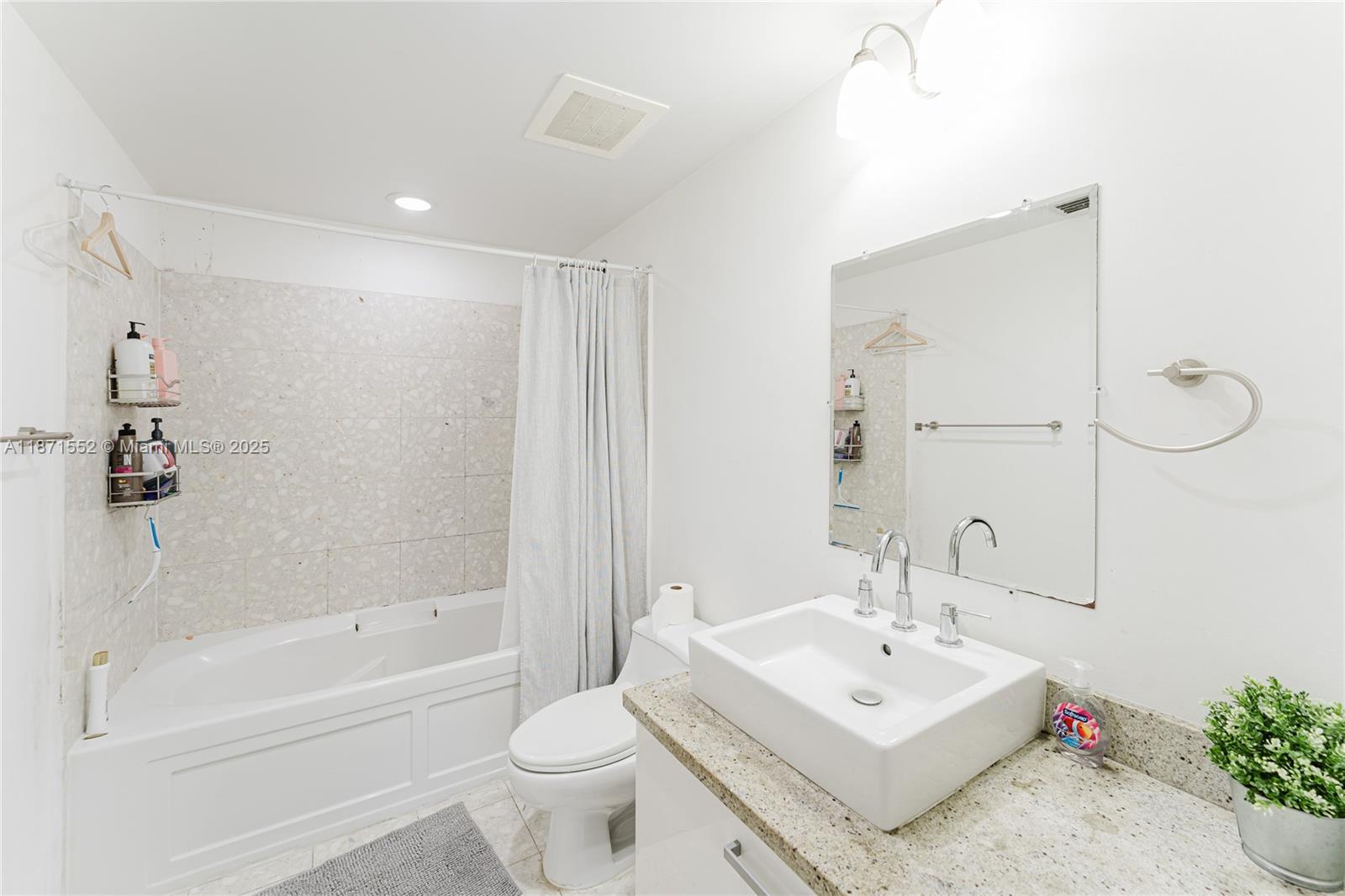 LATITUDE ON THE RIVER CON - Residential