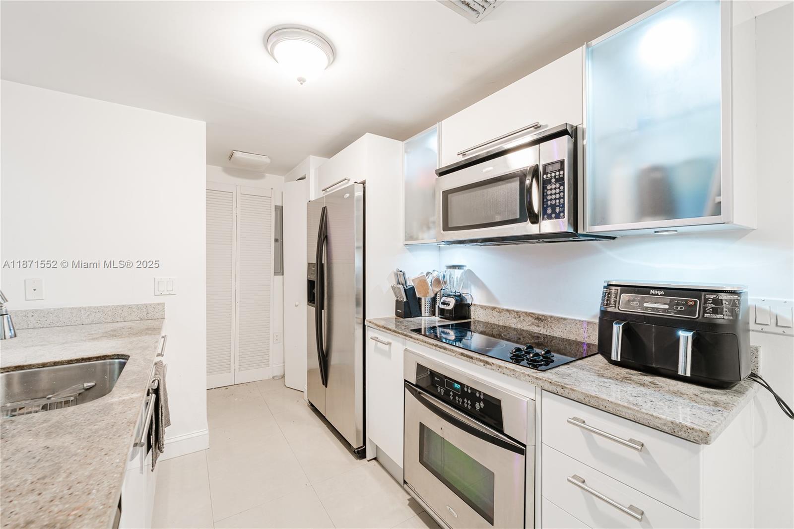 LATITUDE ON THE RIVER CON - Residential