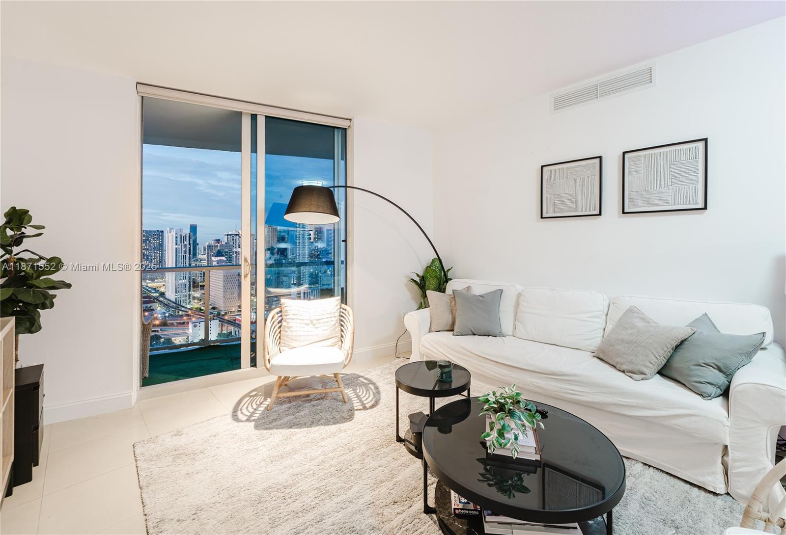 LATITUDE ON THE RIVER CON - Residential