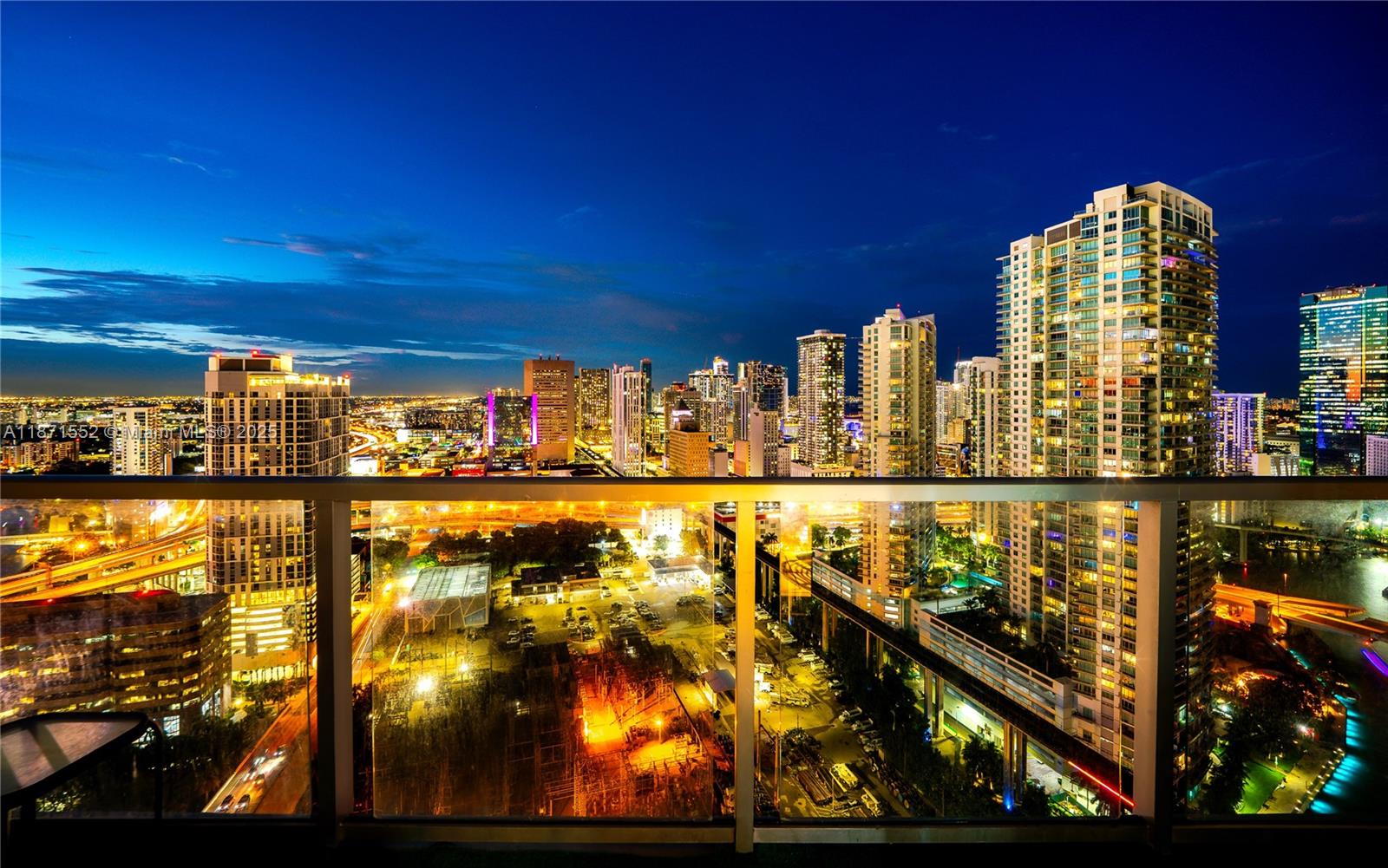 LATITUDE ON THE RIVER CON - Residential