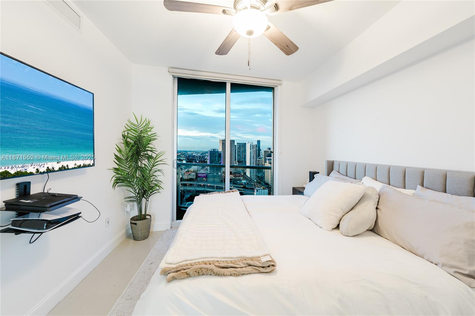 LATITUDE ON THE RIVER CON - Residential