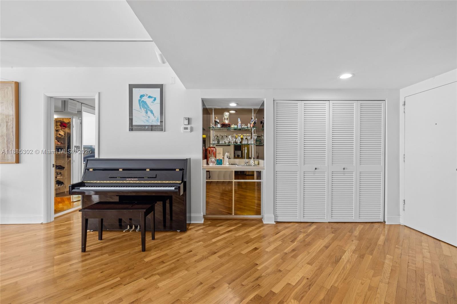 COVE CONDO - Residential Lease