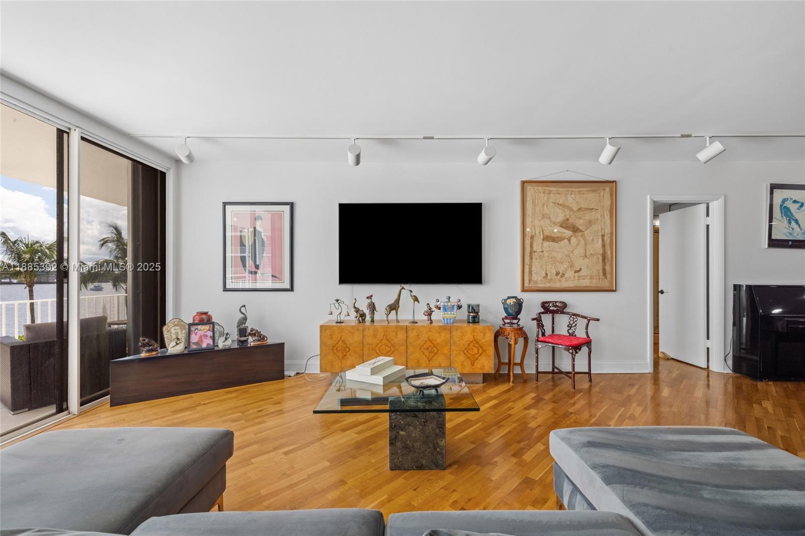 COVE CONDO - Residential Lease