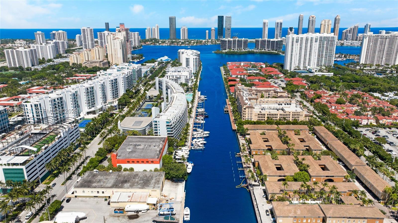 ALAQUA CONDO - Residential