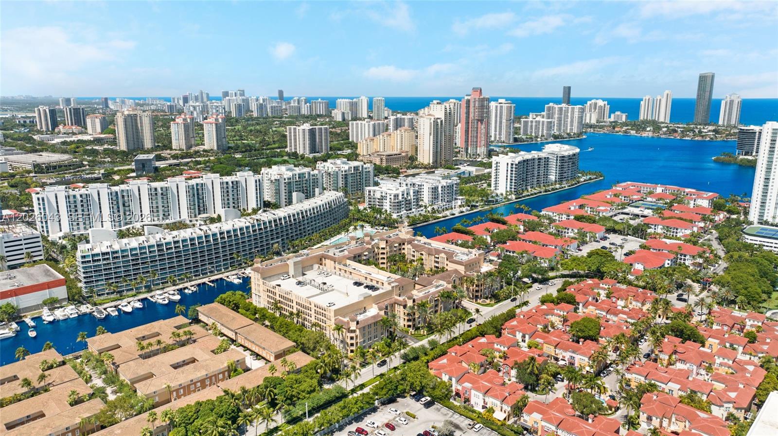 ALAQUA CONDO - Residential