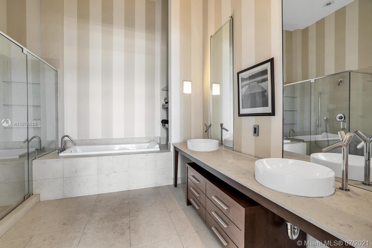 ICONBRICKELL CONDO NO 1 - Residential