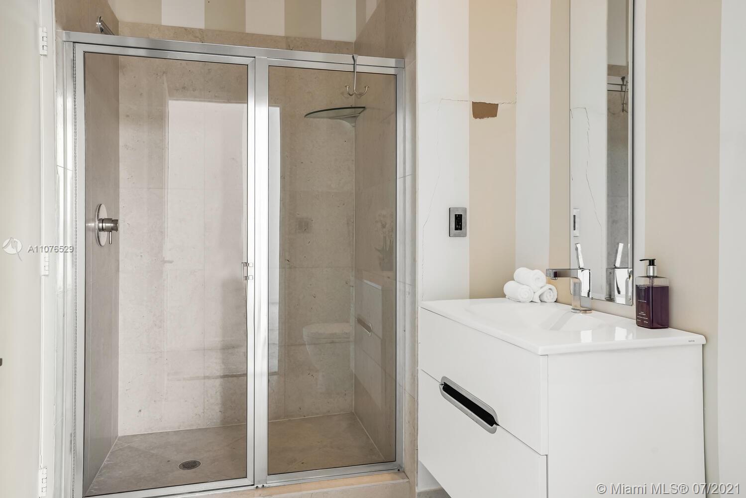 ICONBRICKELL CONDO NO 1 - Residential