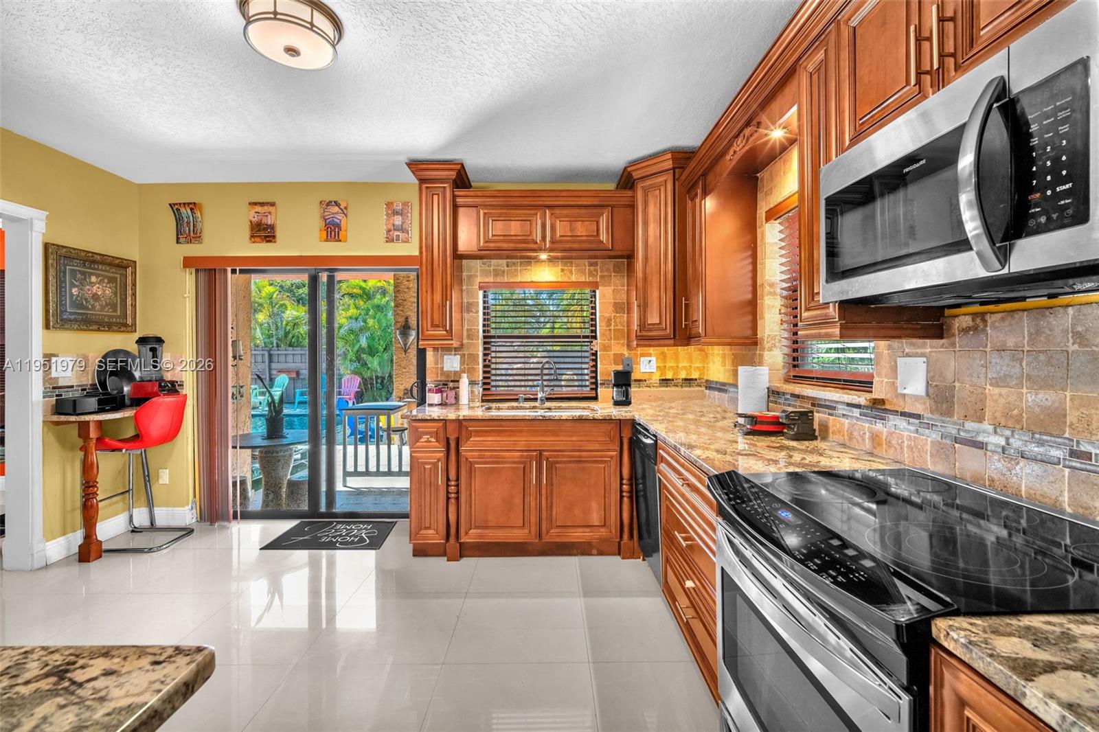 HIGHLAND GARDENS 3RD ADDN - Residential