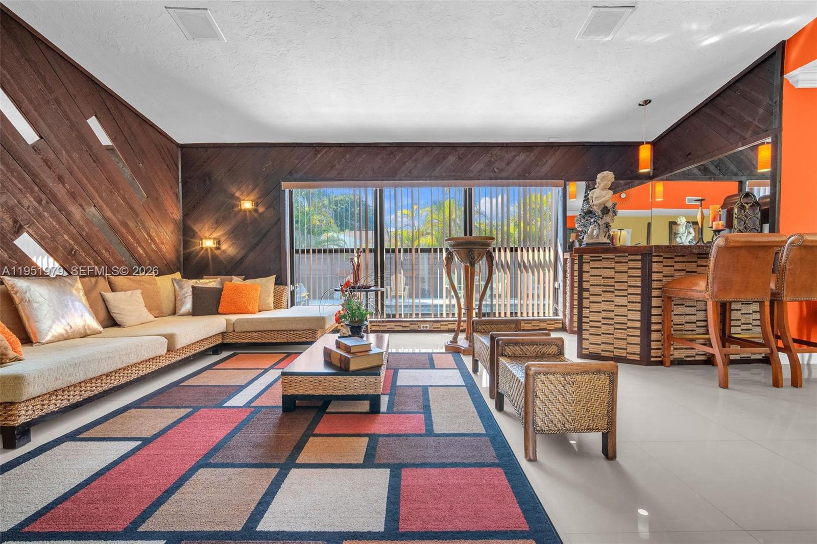 HIGHLAND GARDENS 3RD ADDN - Residential