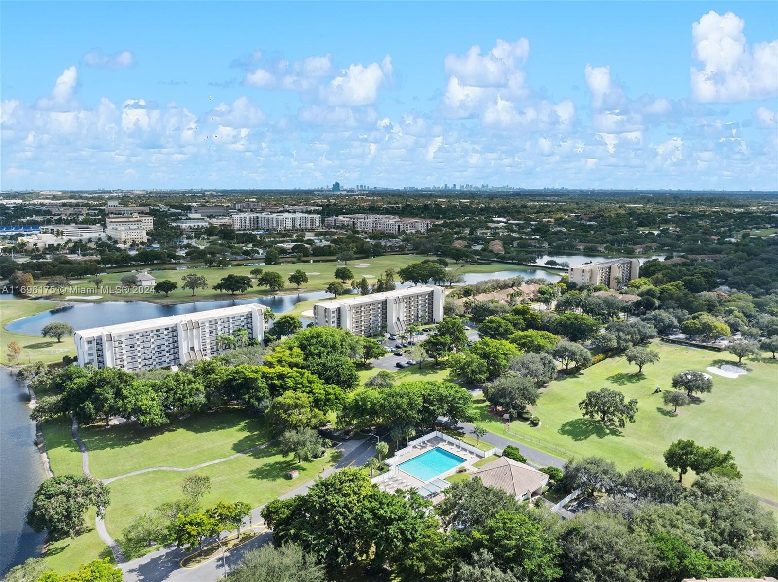 ROLLING HILLS GOLF AND - Residential