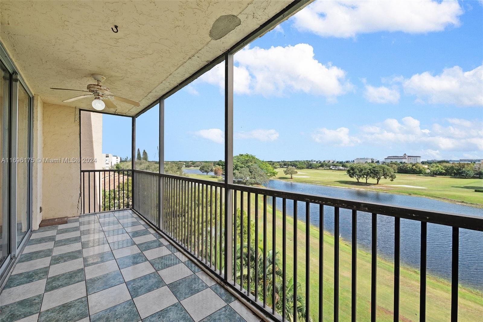 ROLLING HILLS GOLF AND - Residential