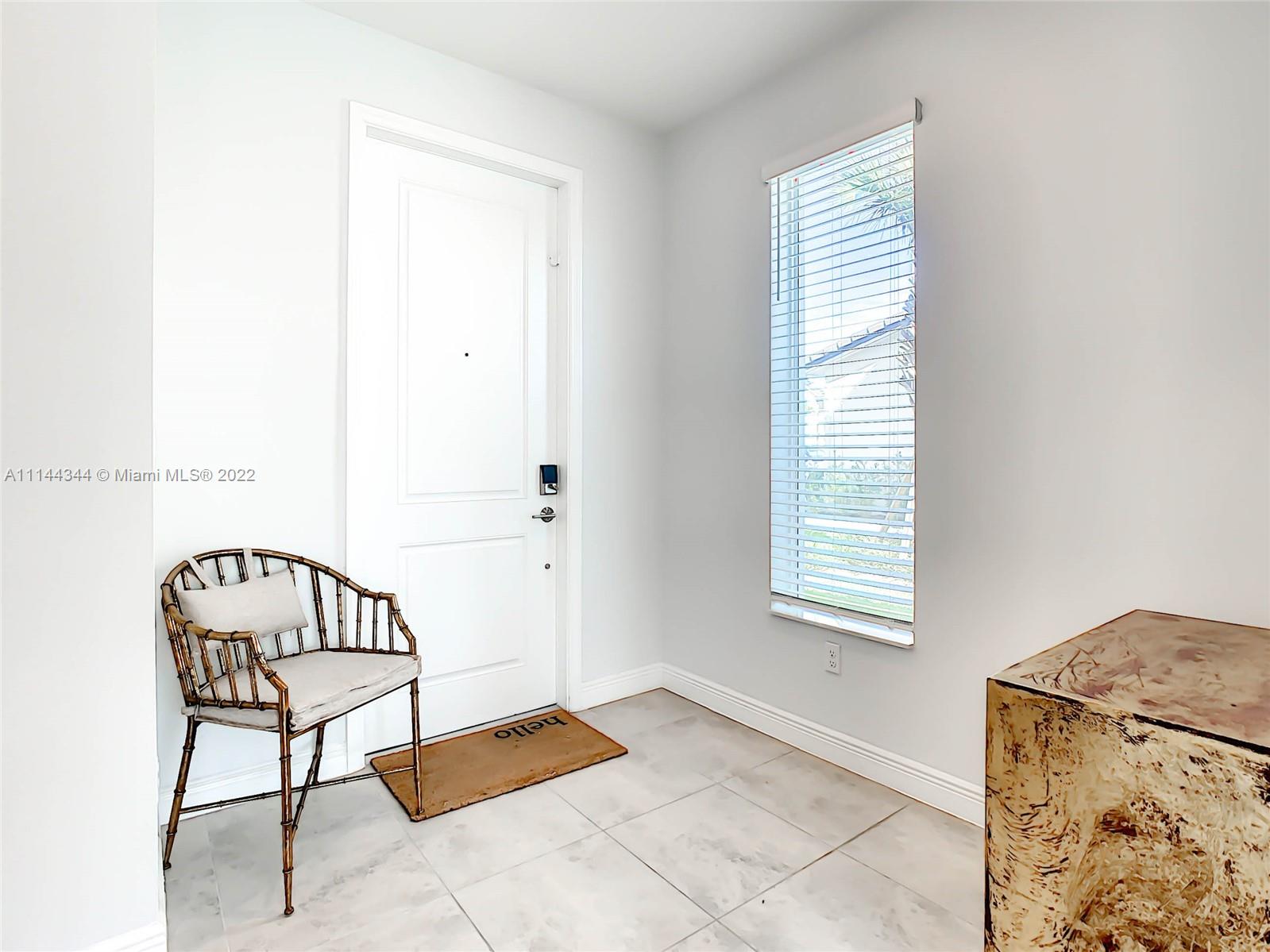 CRYSTAL LAKE 1ST SEC - Residential