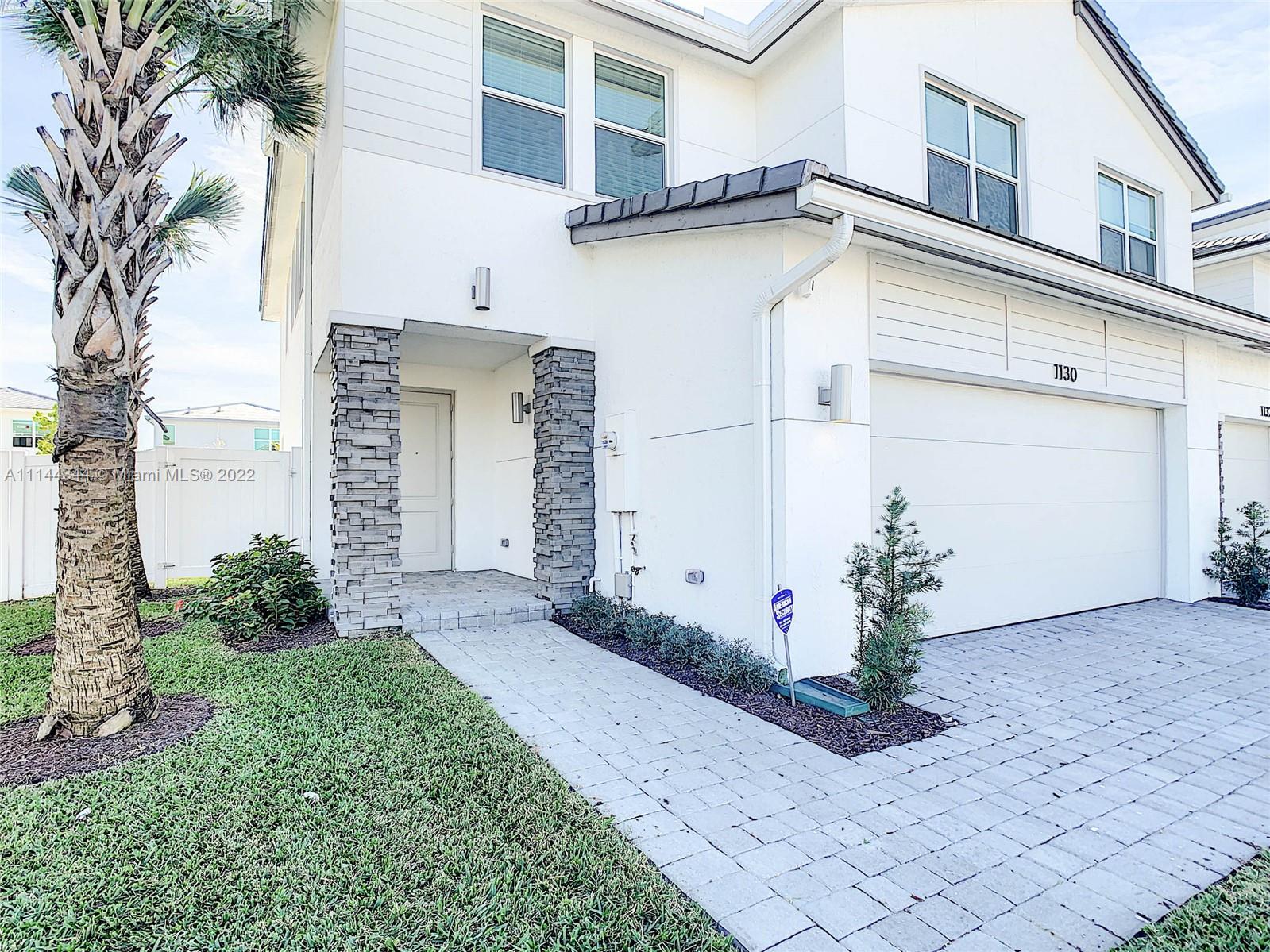 CRYSTAL LAKE 1ST SEC - Residential