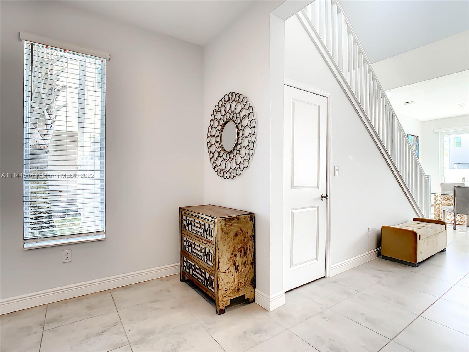 CRYSTAL LAKE 1ST SEC - Residential