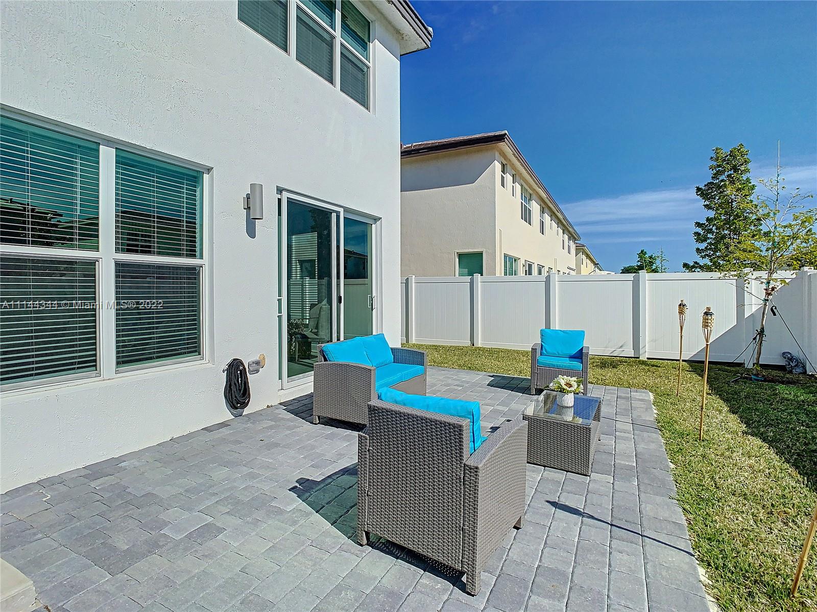 CRYSTAL LAKE 1ST SEC - Residential
