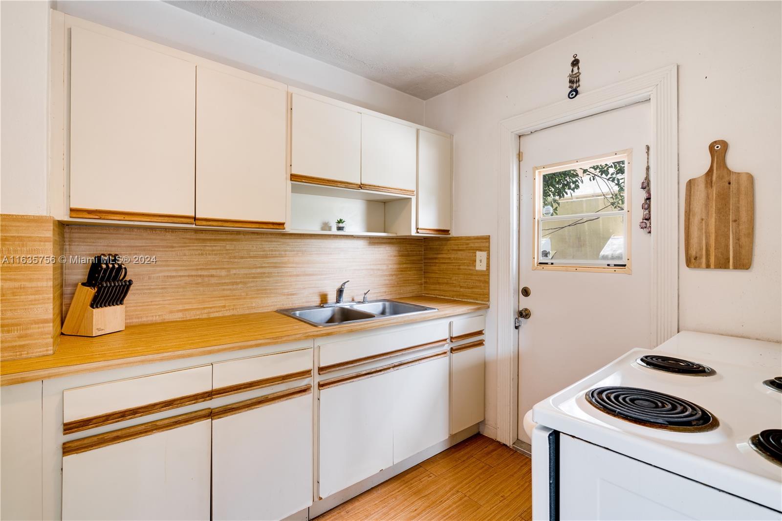 C GAB DOUGLAS SEC - Residential Lease