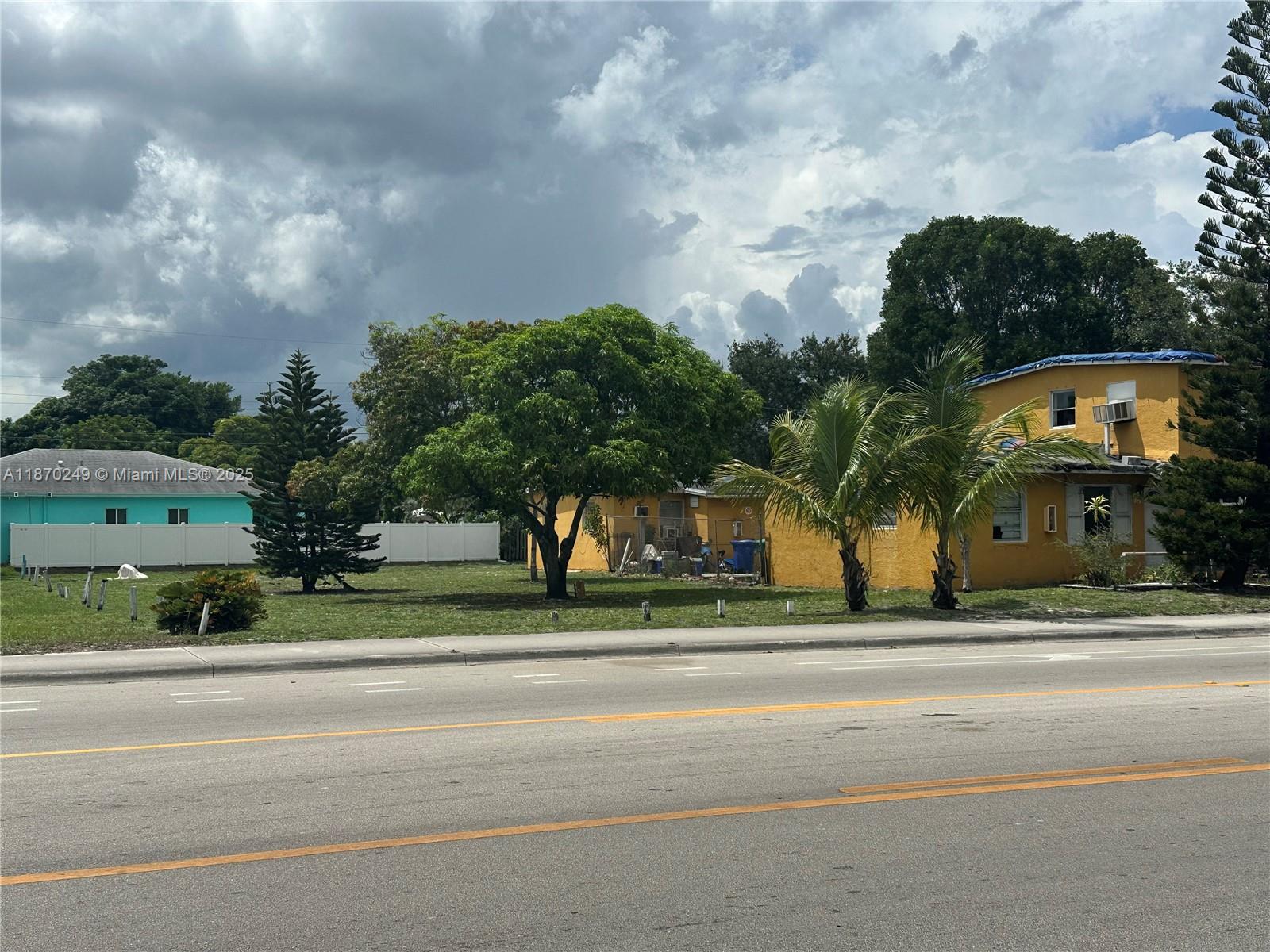733 NW 27th Ave
