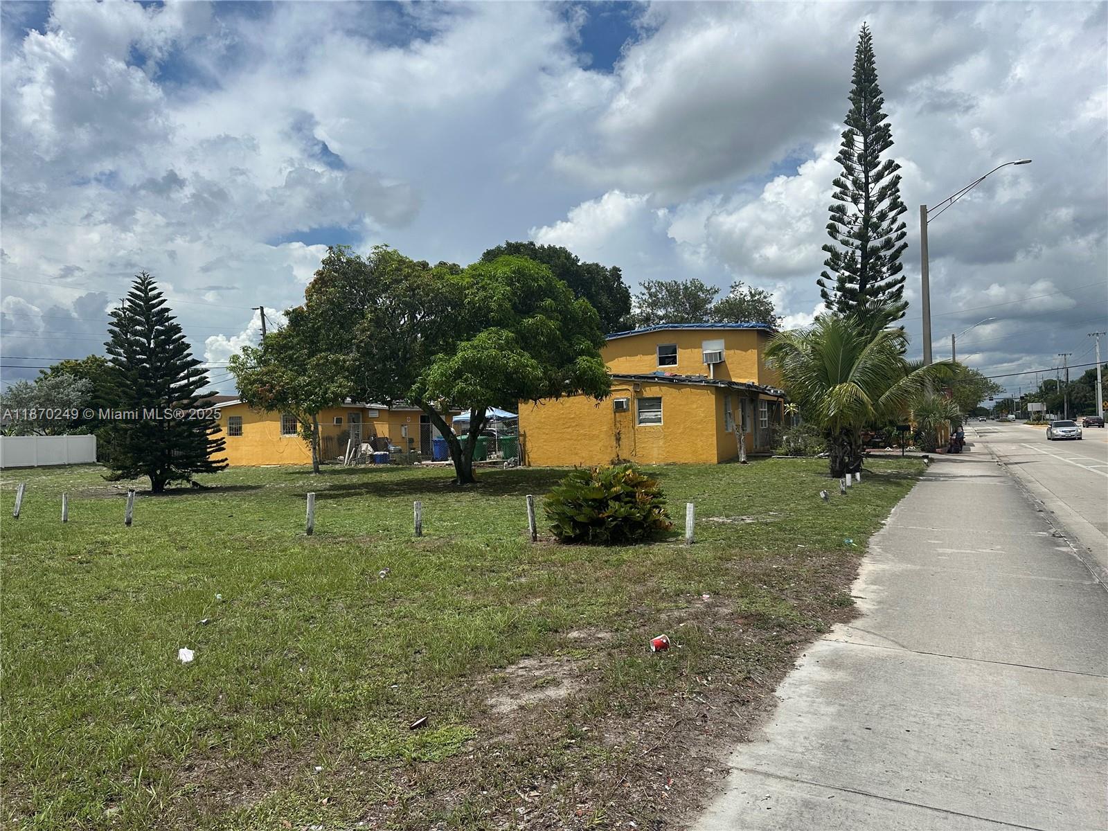 733 NW 27th Ave