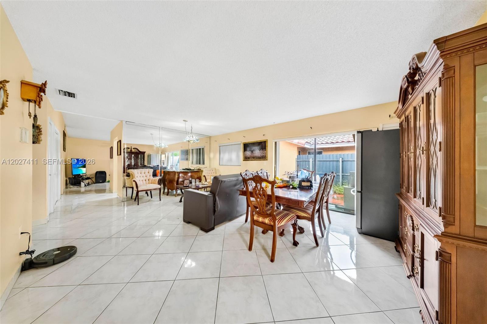 THE CEDARS OF KENDALL - Residential