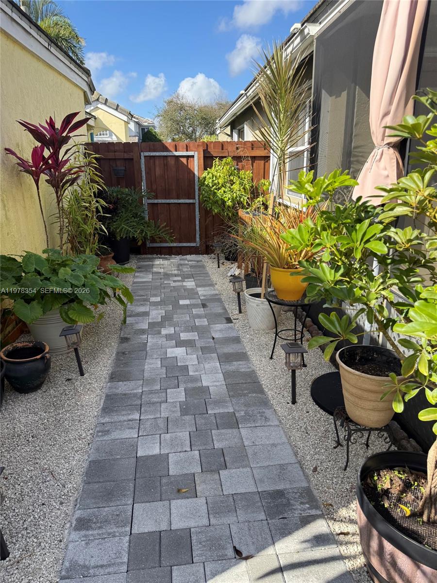 FOREST RIDGE CLUSTER HOME - Residential Lease