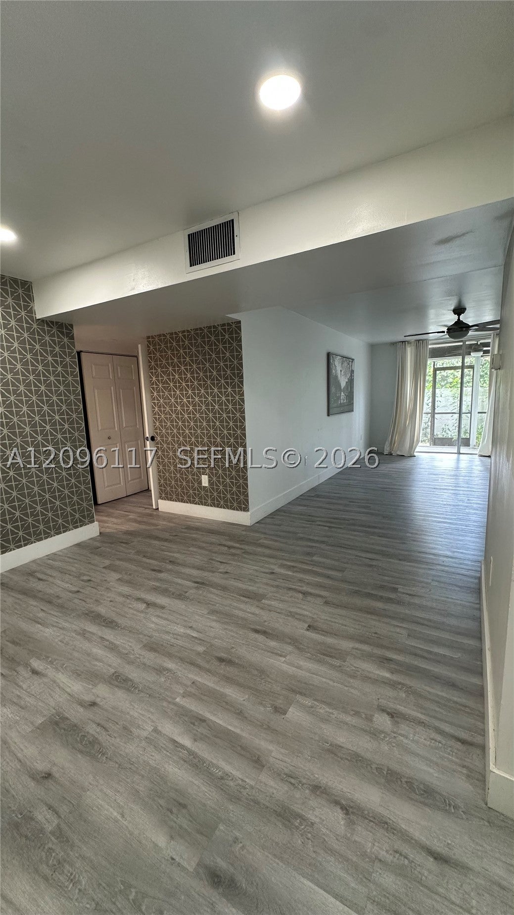 7100 NW 17 111