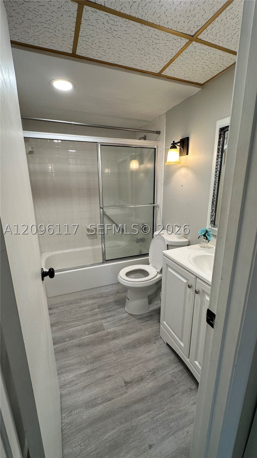 7100 NW 17 111