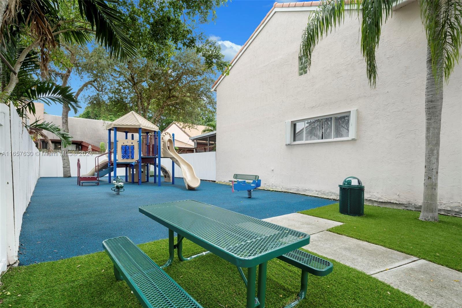 EMERALD POINTE - Residential