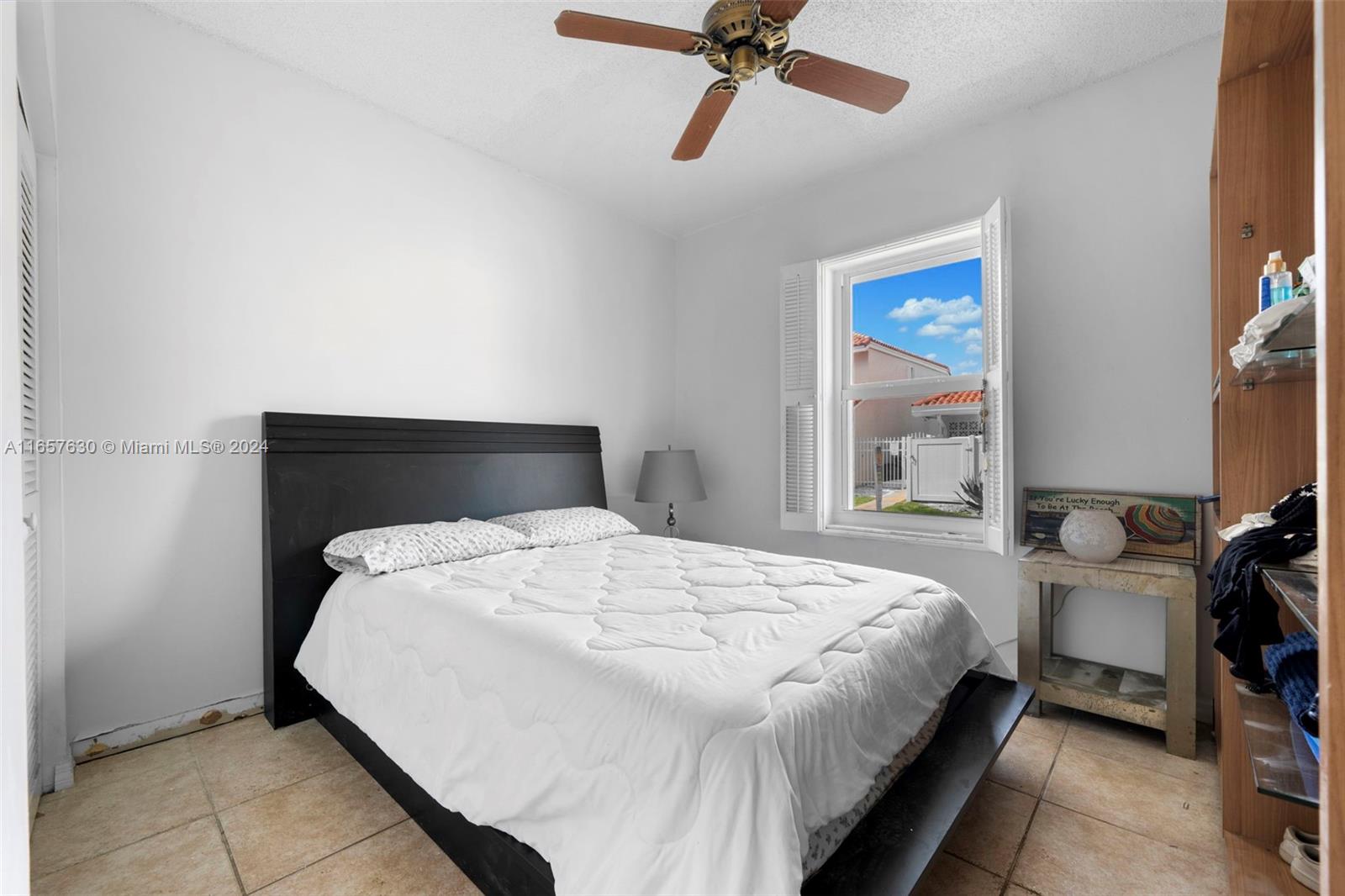 EMERALD POINTE - Residential