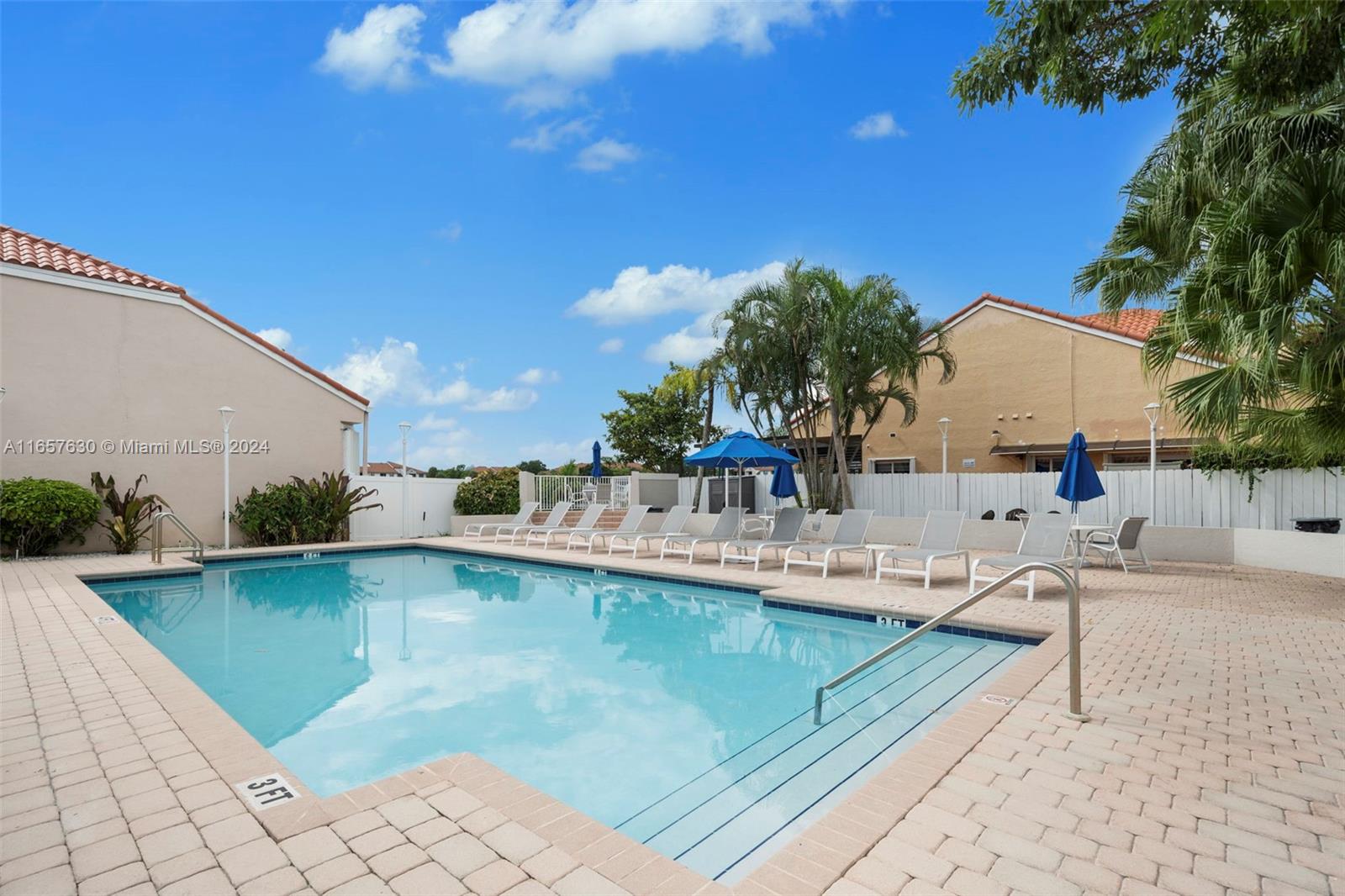 EMERALD POINTE - Residential