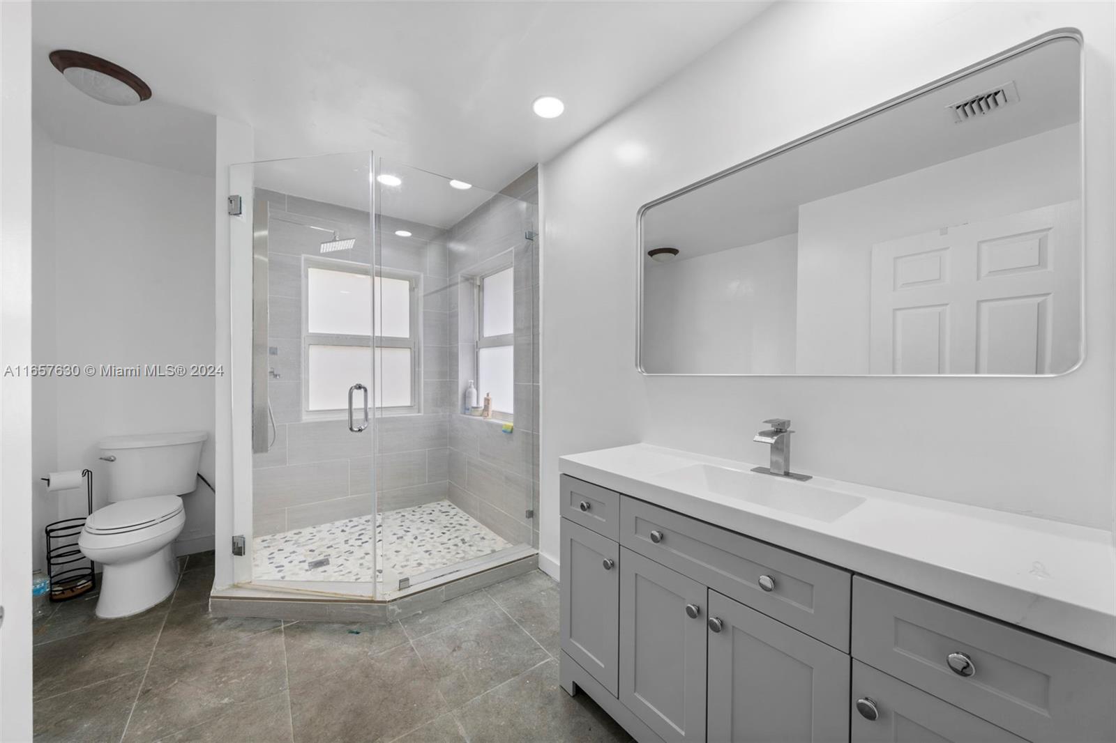 EMERALD POINTE - Residential