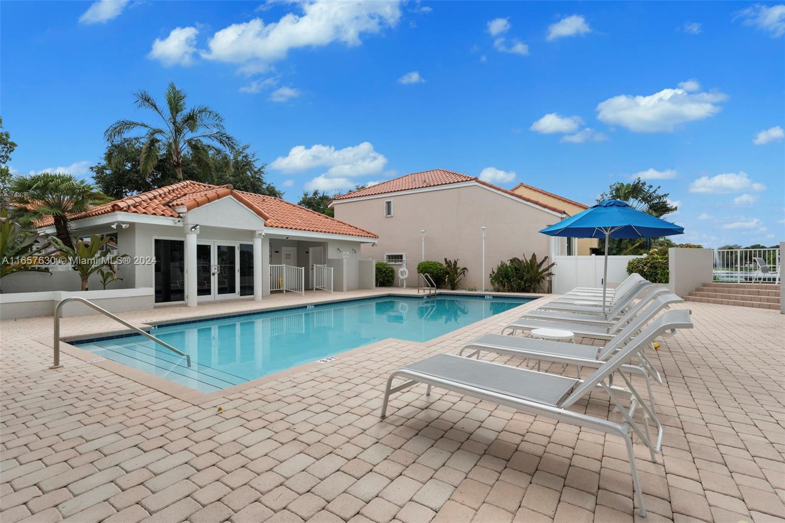 EMERALD POINTE - Residential