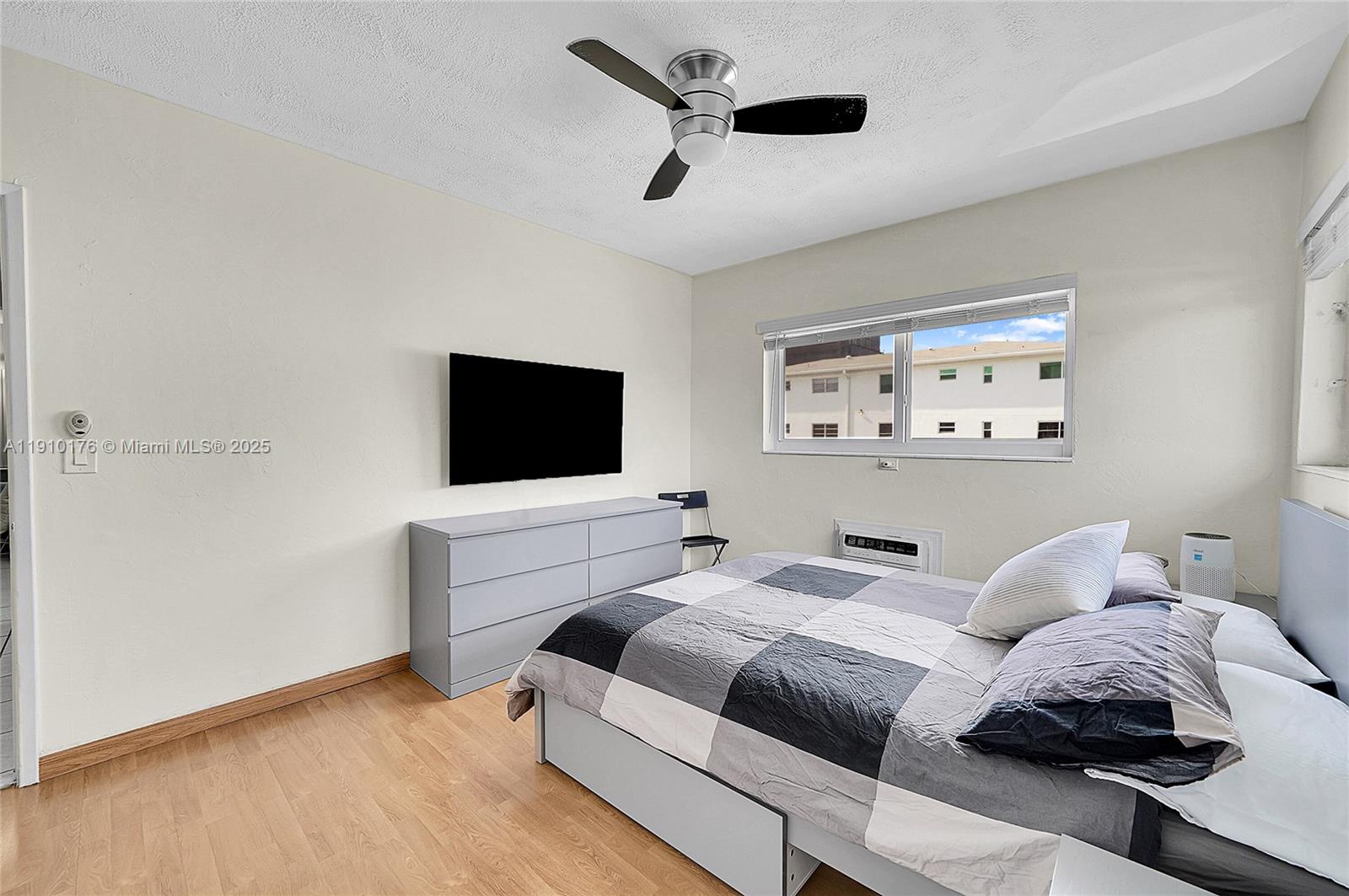 DIPLOMAT GARDEN CO-OP - Residential