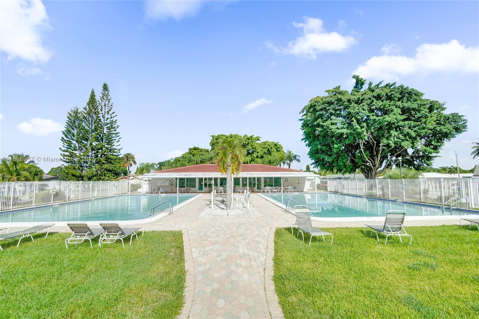 MAINLANDS OF TAMARAC LAKES - Residential