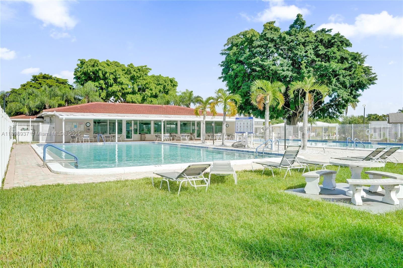 MAINLANDS OF TAMARAC LAKES - Residential