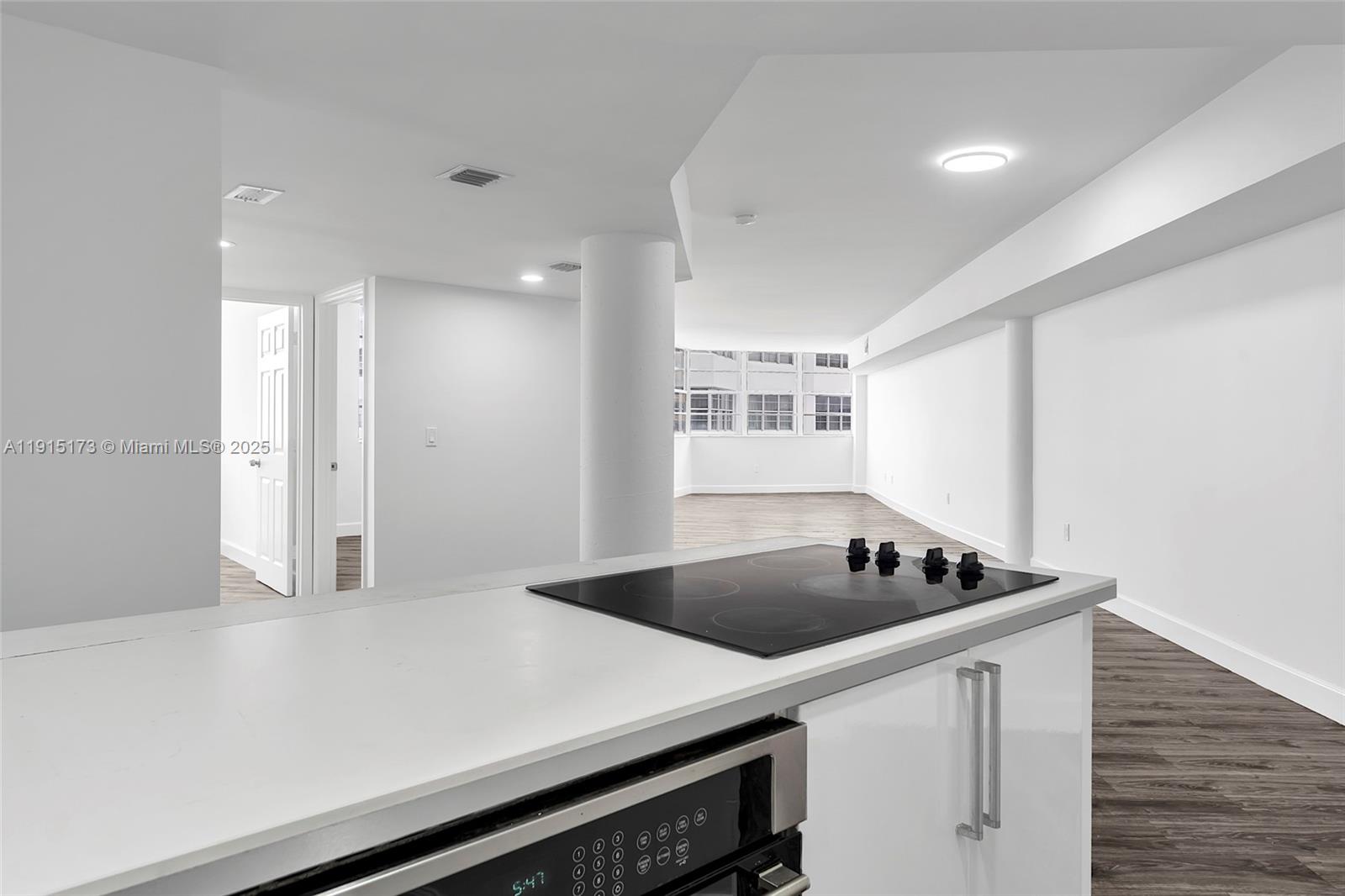 FOUR AMBASSADORS CONDO PH - Residential