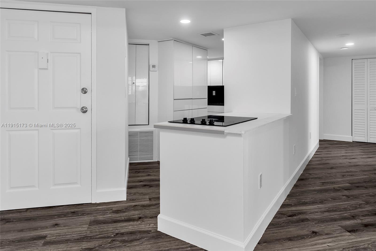 FOUR AMBASSADORS CONDO PH - Residential