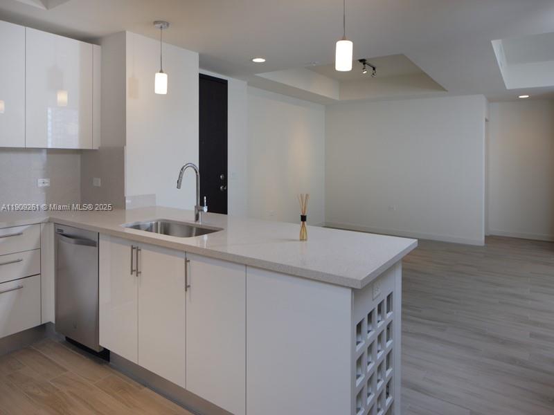 NINE AT MARY BRICKELL VILL - Residential