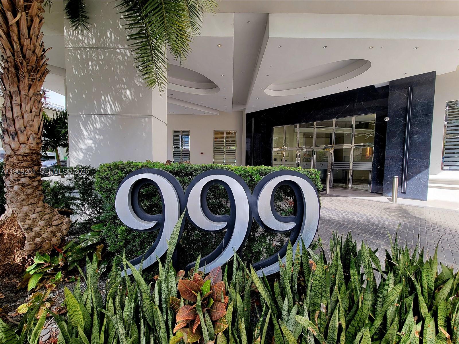 NINE AT MARY BRICKELL VILL - Residential