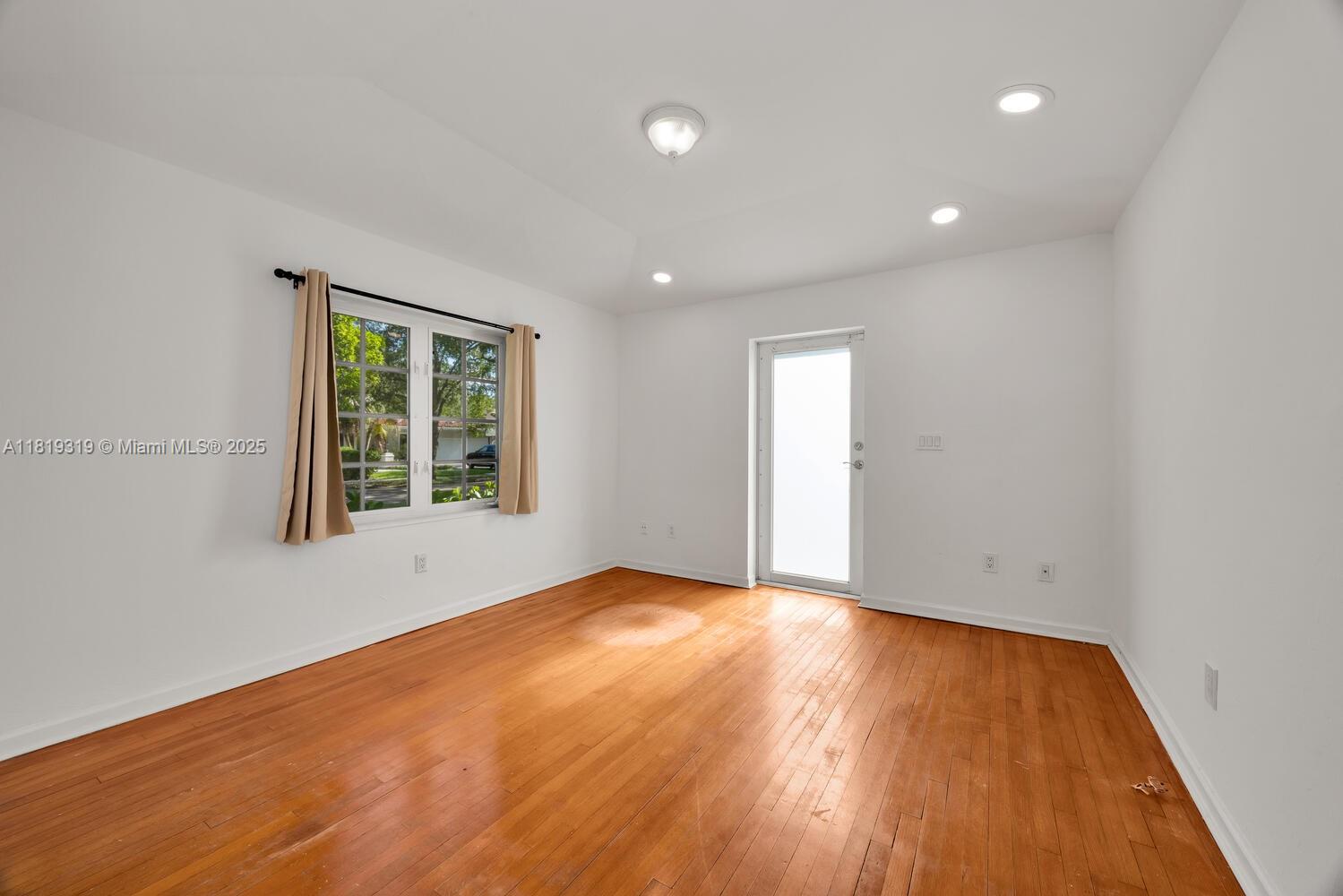 CORAL GABLES GRANADA SEC - Residential