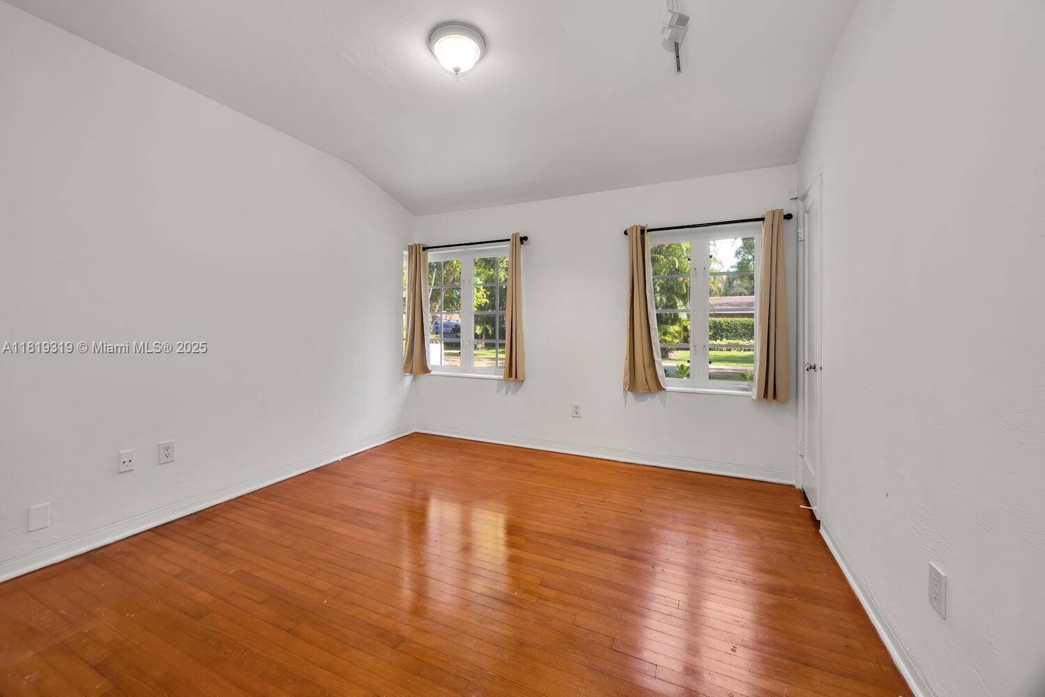 CORAL GABLES GRANADA SEC - Residential