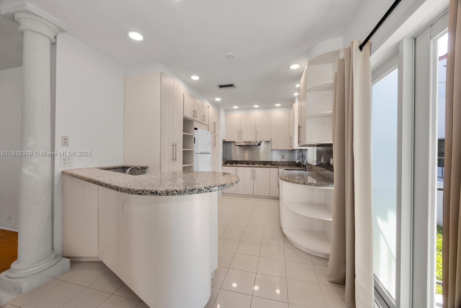 CORAL GABLES GRANADA SEC - Residential