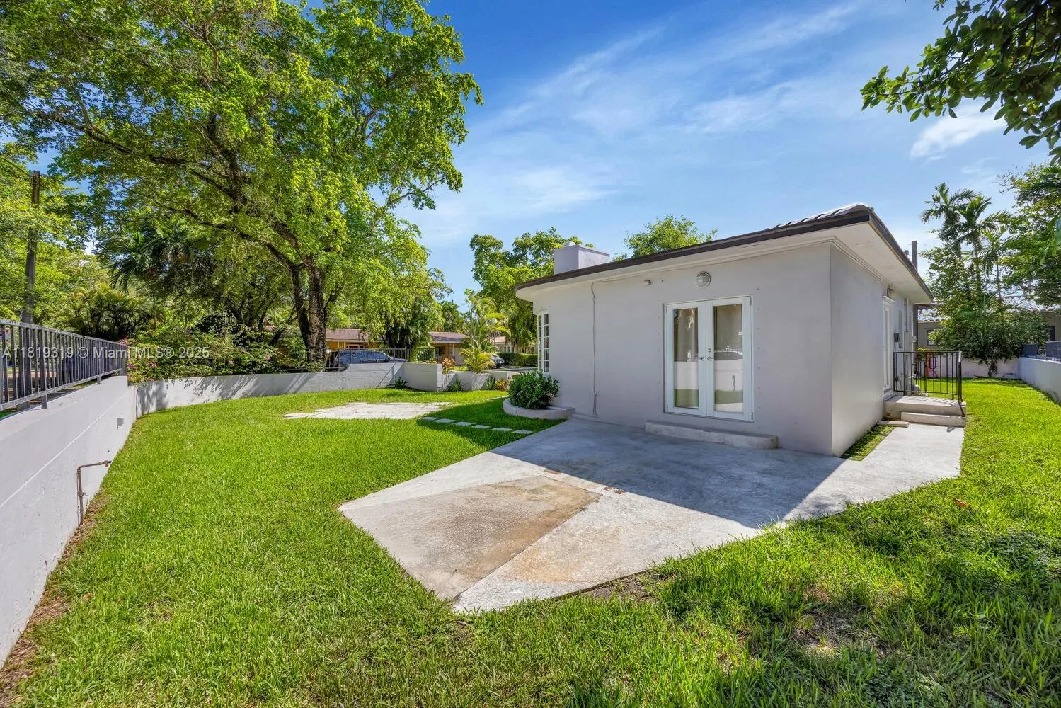 Coral Gables, Florida 33134, United States, 2 Bedrooms Bedrooms, ,2 BathroomsBathrooms,Residential,Active,153404