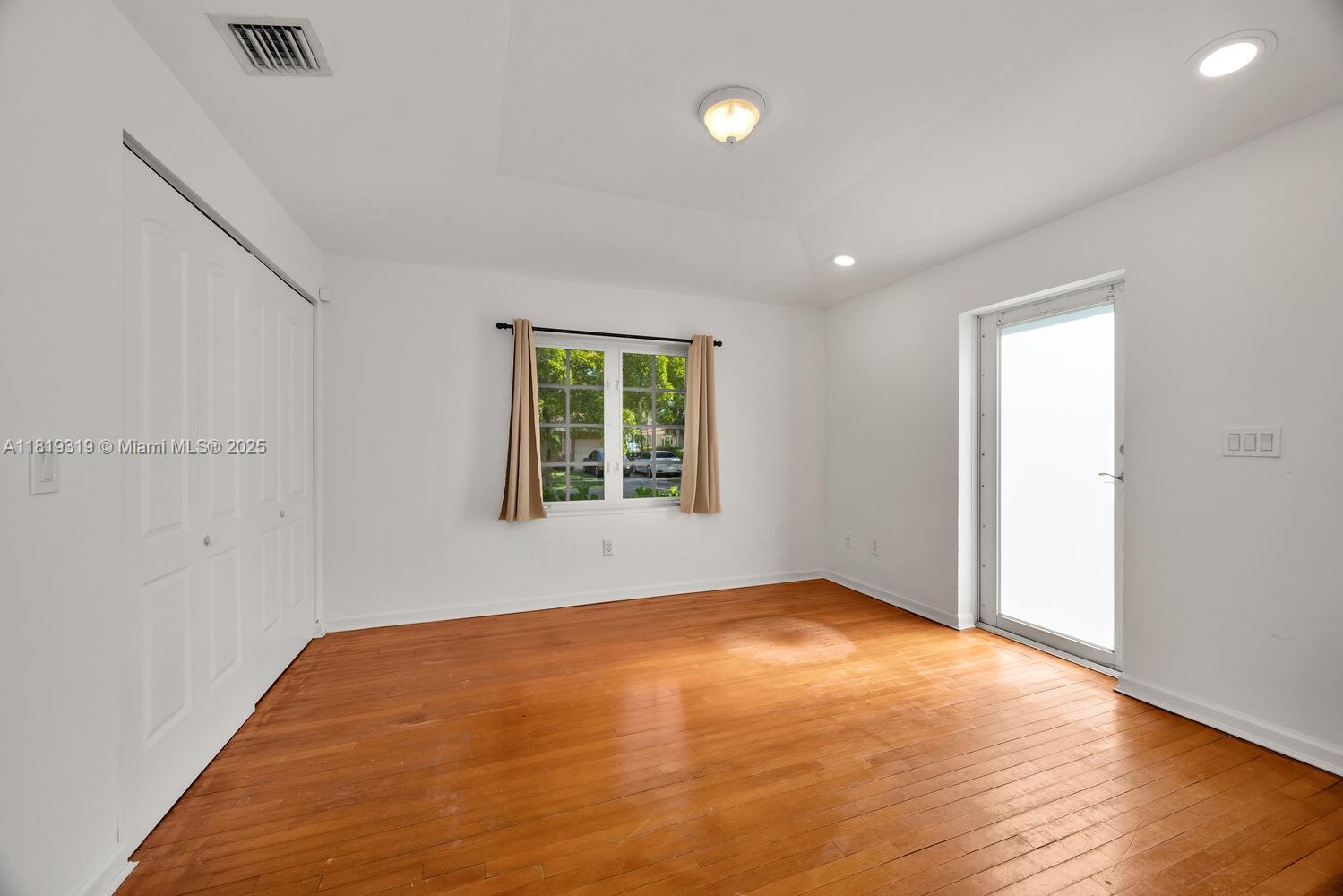 CORAL GABLES GRANADA SEC - Residential