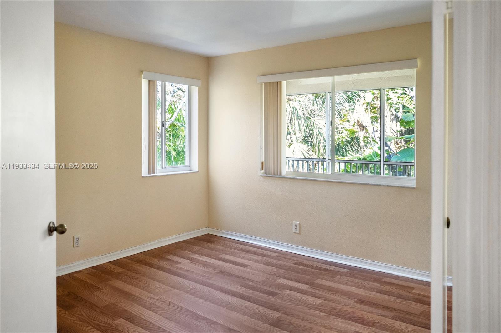 WINDWARD LAKES CONDO - Residential